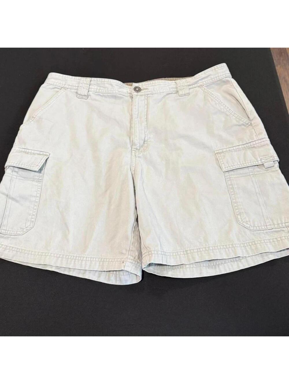 Columbia Sportswear Men's Cream Shorts